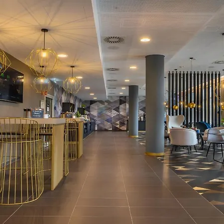 - The Niu, Ridge Halle Station By Ihg ハレ