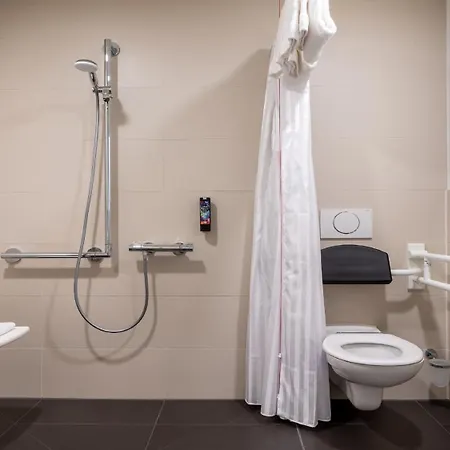 - The Niu, Ridge Halle Station By Ihg Hotell 3*