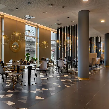 - The Niu, Ridge Halle Station By Ihg Hotell 3*