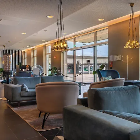 - The Niu, Ridge Halle Station By Ihg