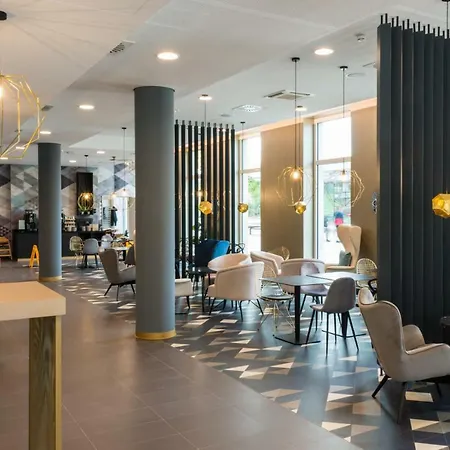 - The Niu, Ridge Halle Station By Ihg