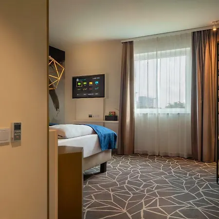 - The Niu, Ridge Halle Station By Ihg