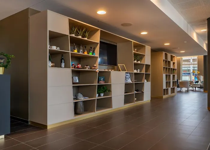 - The Niu, Ridge Halle Station By Ihg