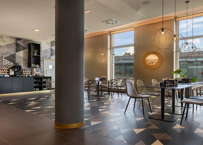 - The Niu, Ridge Halle Station By Ihg מלון 3*