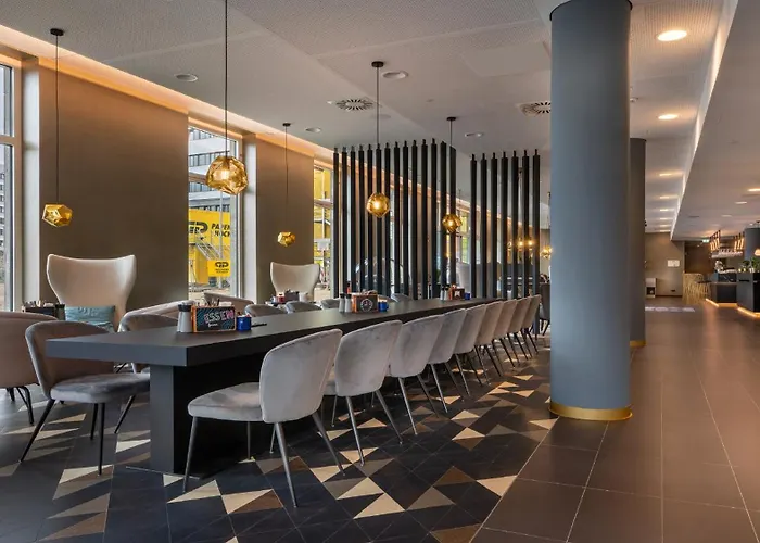 - The Niu, Ridge Halle Station By Ihg מלון