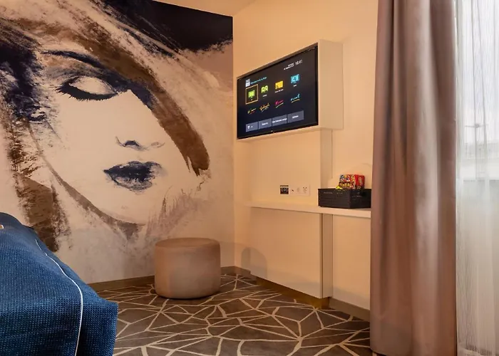 - The Niu, Ridge Halle Station By Ihg מלון 3*