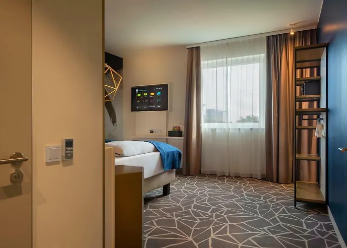 - The Niu, Ridge Halle Station By Ihg